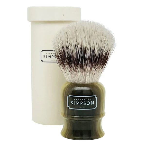 Simpson Highbury Faux Horn Synthetic Travel Brush – Rasierpinsel aus Kunstfaser mit Reisetube - No More Beard